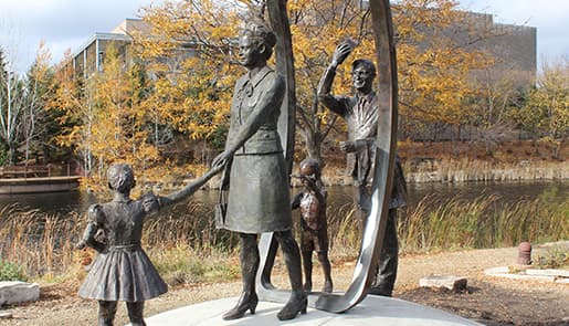 The Glamorous Days of Flight