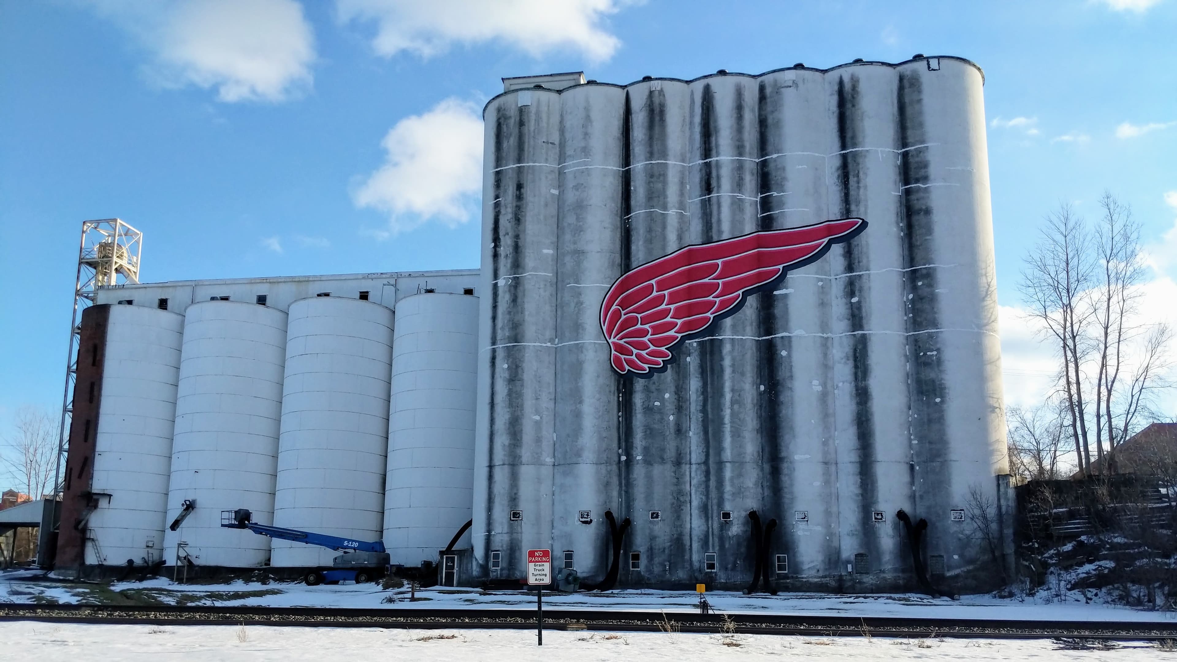 Red Wing grain silos