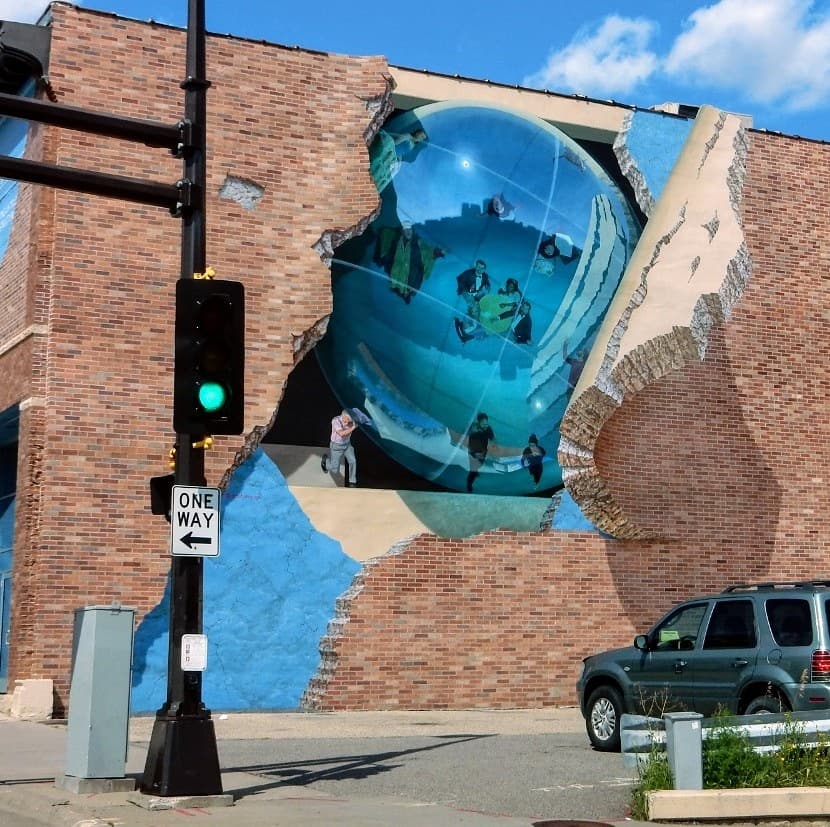 Theatre in the Round trompe l'oeil mural