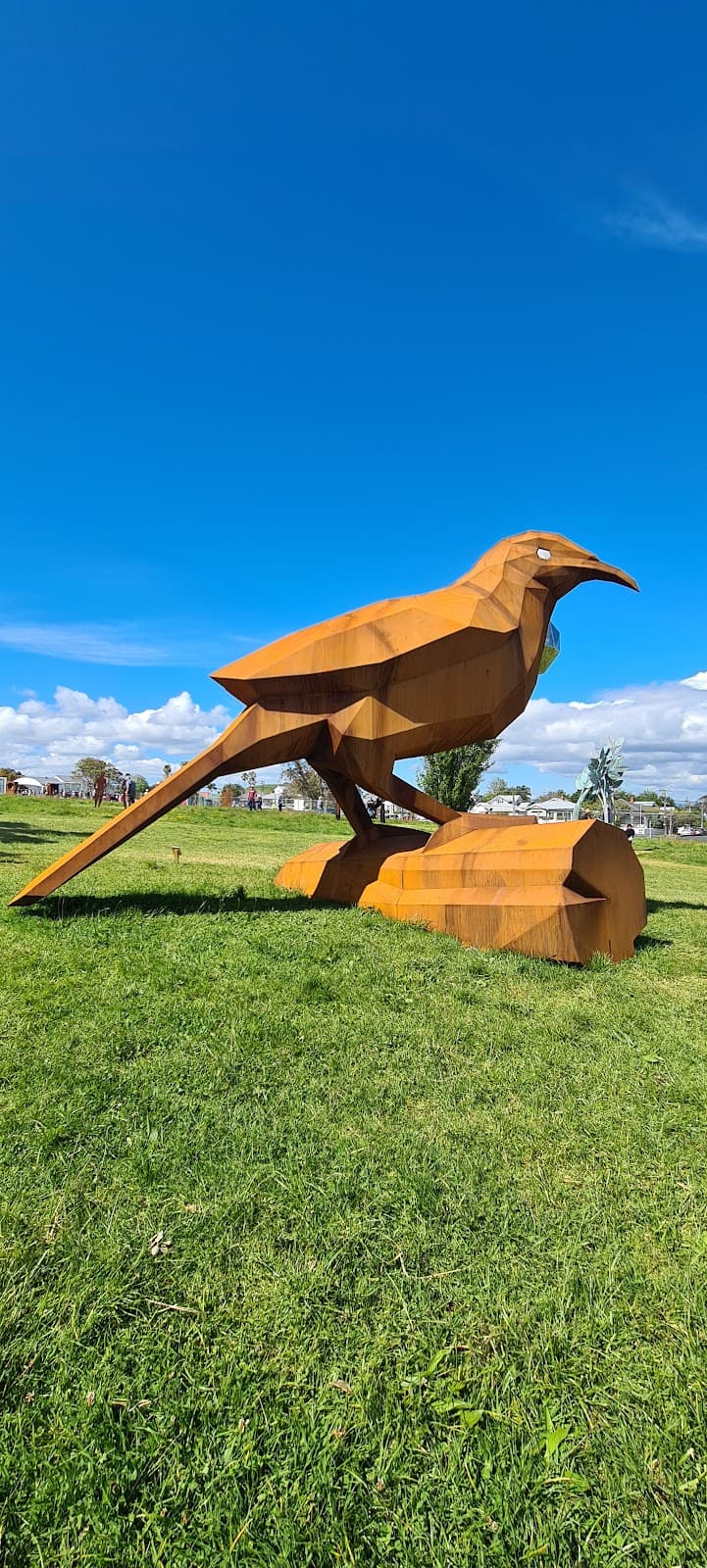 Nz Sculpture Onshore