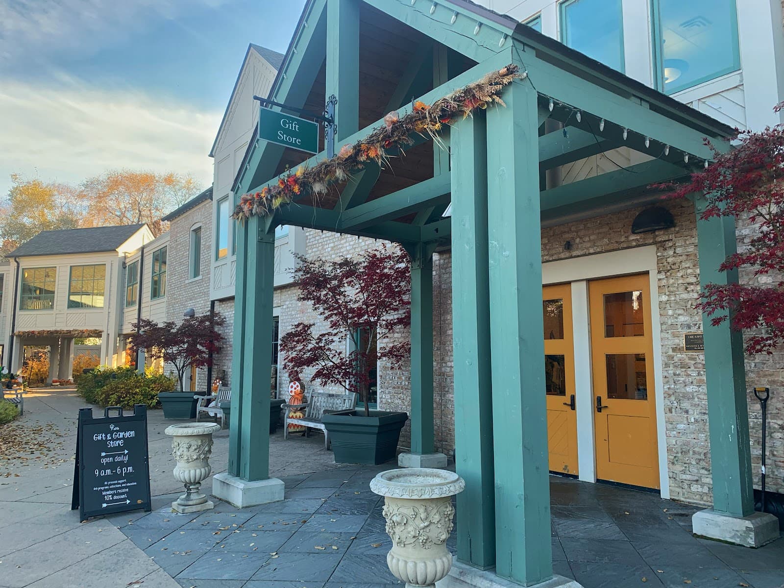 Gift & Garden Store | Minnesota Landscape Arboretum