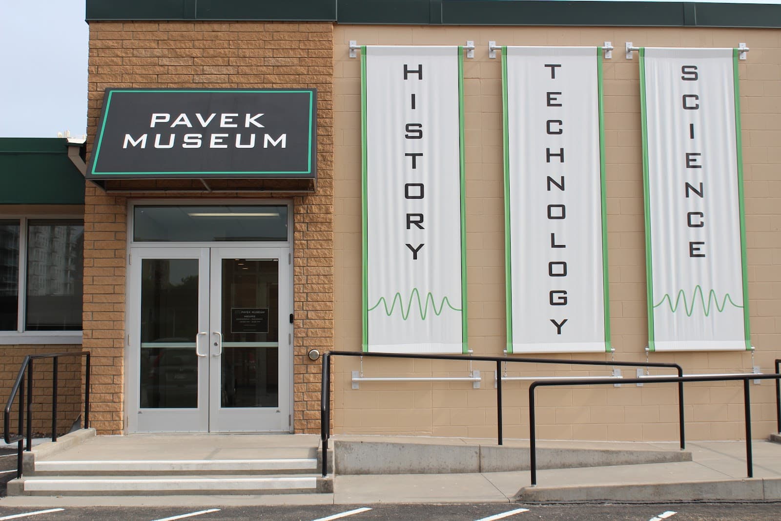 Pavek Museum of Electronic Communication