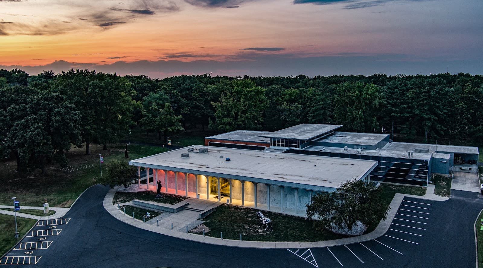 Cedarhurst Center For the Arts