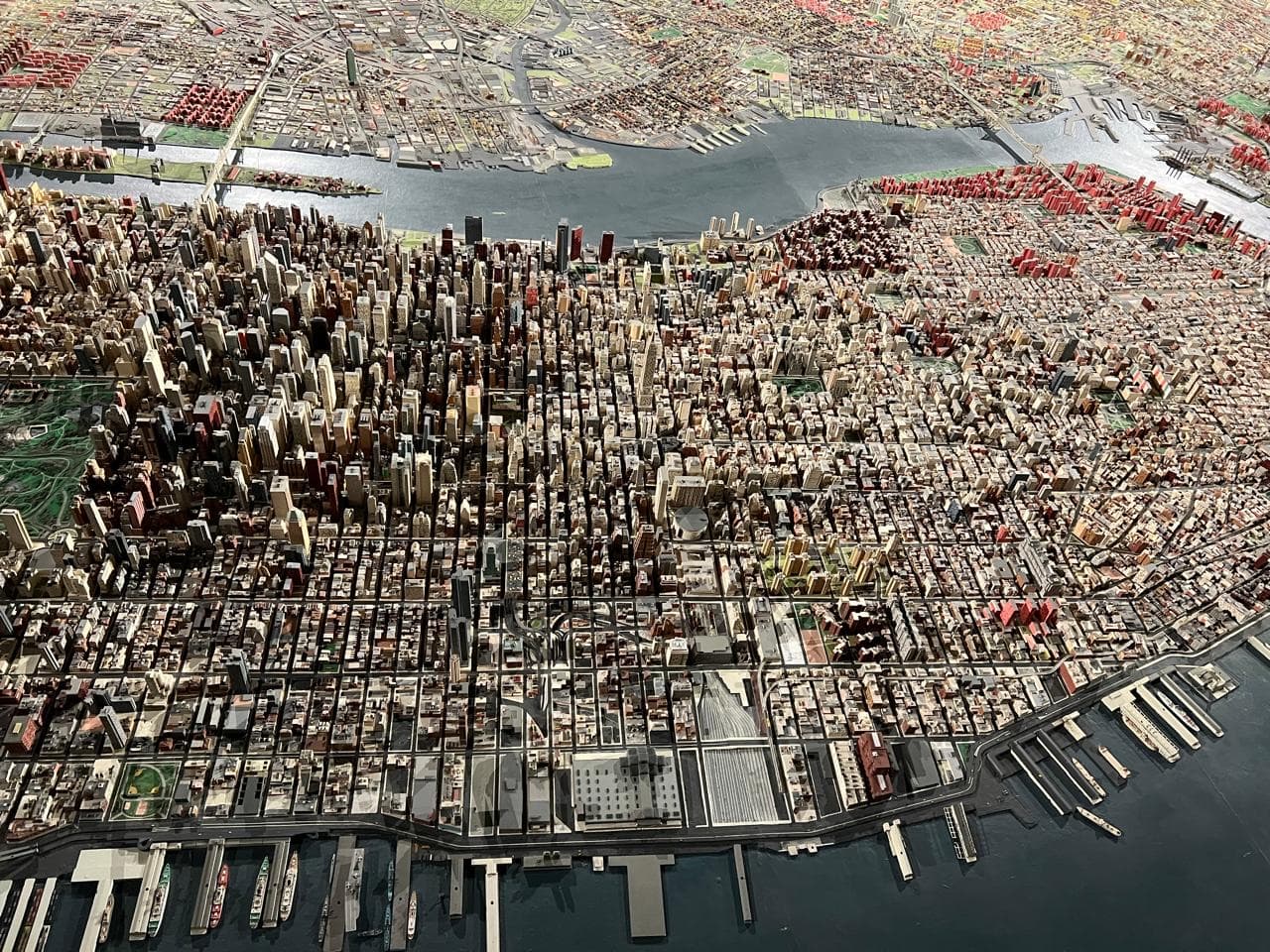 Public art in Queens County