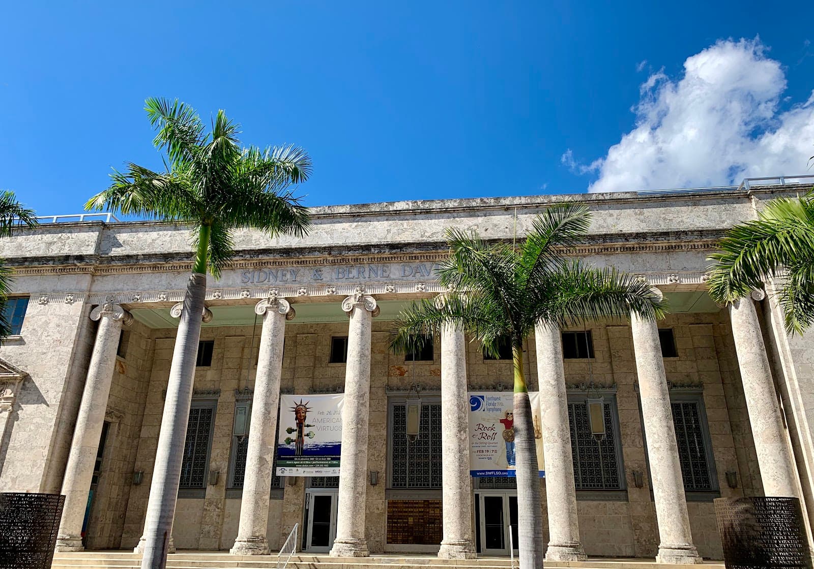 Sidney & Berne Davis Art Center